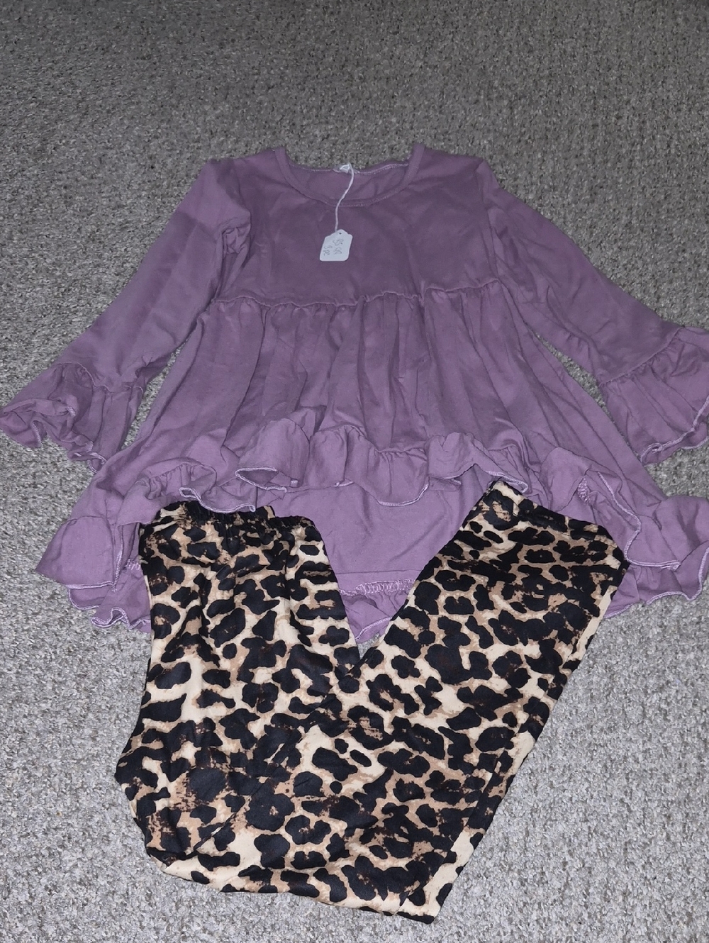 Mauve Ruffled Tunic Top with Leopard Print Leggings